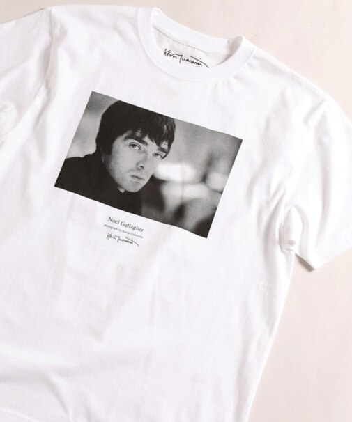 【Kevin Cummins×MEN'S BIGI】OASISフォトグラフTシャツ<Noel Gallagher>