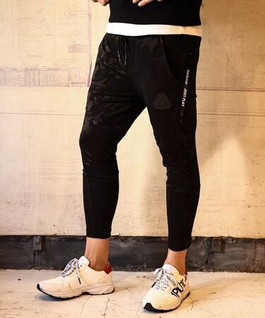 【JUST PLAY】カモ柄ジャガード立体ジョガークロップドパンツ