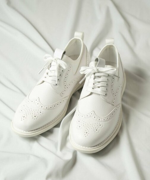 シンセティックレザーウイングチップスニーカー