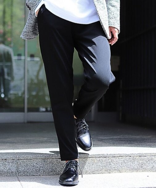 WONDERSHAPE(ワンダーシェイプ) スリムテーパードパンツ