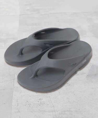 【OOFOS/ウーフォス】Ooriginal リカバリートングサンダル