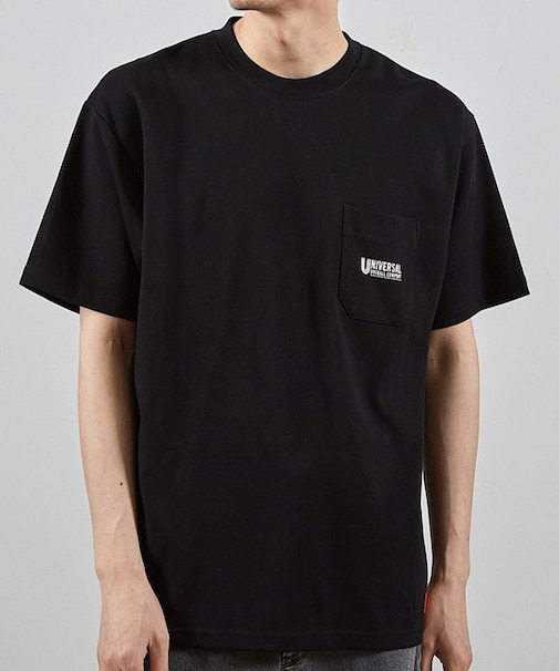 ユニバーサルオーバーオール別注ポケットプリントTシャツ