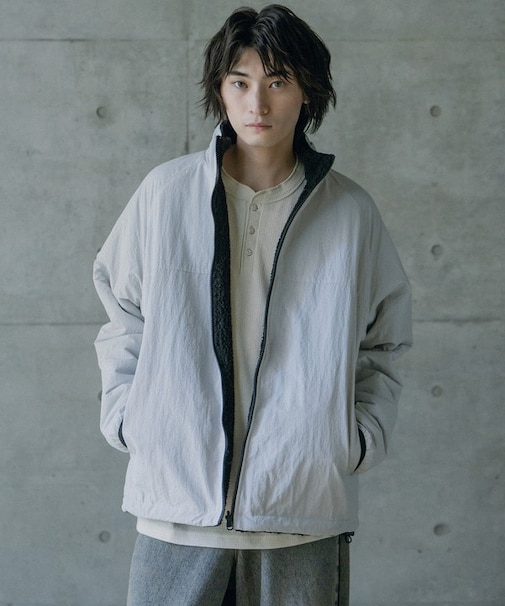 ナイロンアンドフリースリバーシブルスタンドブルゾン