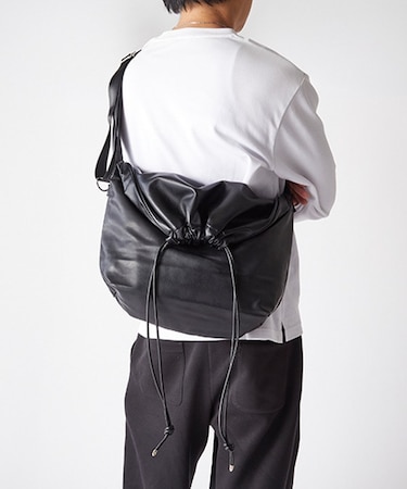 ＜WEB限定＞【REGiSTA】ドローストリングショルダーバッグ