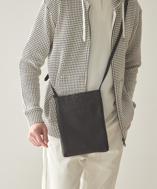 <SEEKER / シーカー>シュリンクレザー 縦型サコッシュ