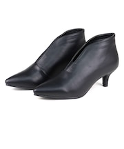 シルエットと履き心地を追求したVカット美脚ショートブーティ (5538)