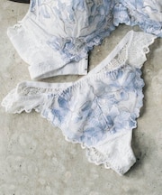 華あり刺繍ノンワイヤーブラ＆ショーツセットとお揃い 「スタイルアップワイヤレス　ビターセクシー タンガ」 Tバック タンガ