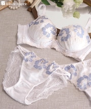 人気の高胸メイクノンワイヤー華あり刺繍デザイン 「スタイルアップワイヤレスフローラ ペアブラジャー（ワイヤー無し）」 ノンワイヤーブラショーツセット