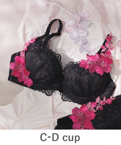 ボディメイクの真骨頂華麗なエキゾチックランジェリー。 「グレースイストマスカレード ブラジャー（ワイヤー有り）」 ブラジャー