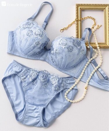 刺繍レースのベーシックデザイン自分らしいバストに 「フランスタンダード004 ペアブラジャー(ワイヤー有り)」 ブラジャーショーツセット