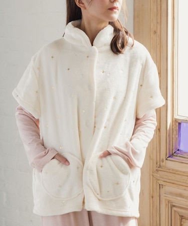 ふんわり軽くて暖かいmemory fleece (メモリーフリース)着れるブランケット！ショートガウン 「メモリーフリース」 ガウン