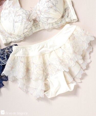 軽やかに揺れるチュールフラワー贅沢な可愛さ！ 「ノーブルティアラブラ002 フレア」 フレアショーツ