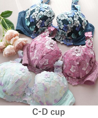 バストメイクの真骨頂 可憐な花びら刺繍 「グレースイストフラワーペタル ブラジャー（ワイヤー有り）」 ブラジャー