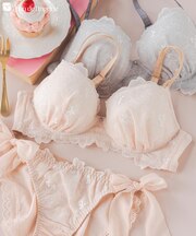 軽さが魅力のノンワイヤーブラフェミニンなナチュラルデザイン 「ナチュラルデイリーノンワイヤーブラ001 ブラジャー（ワイヤー無し）」 ノンワイヤーブラ ブラジャーワイヤーなし