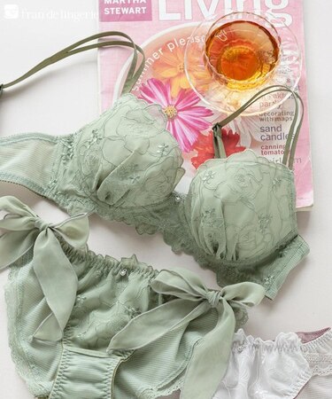 軽さが魅力のノンワイヤーブラフェミニンなナチュラルデザイン 「ナチュラルデイリーノンワイヤーブラ001 ブラジャー(ワイヤー無し)」 ノンワイヤーブラ ブラジャーワイヤーなし