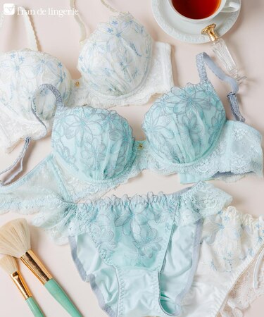 マーガレット刺繍のフェミニンランジェリー自分らしいバストに 「ナチュラルデイリーブラ002 ペアブラジャー（ワイヤー有り）」 ブラジャーショーツセット