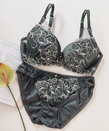 新作続々☆ 「ペアブラジャー ペアブラジャー(ワイヤー有り)」 ブラジャーショーツセット