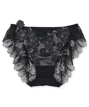 身体の変化に気付いた女性のためのご自愛ランジェリー「GRACE soin（グレースソワン）」待望の餅田コシヒカリ・コラボ美しさも、機能も 「 グレースソワン グランデリア バックレース」 バックレースショーツ