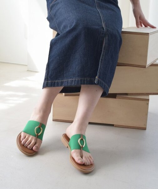 【ITALIAN SHOEMAKERS】メタルモチーフトングサンダル