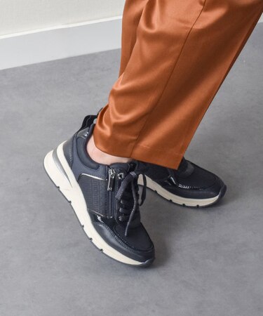 《新色入荷》【TAMARIS】サイドジップ5cmヒールスニーカー
