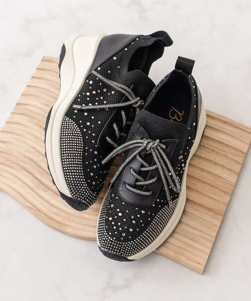 【BRIDGET BIRKIN】ビジューシューレーススニーカー