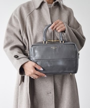 《新色入荷》【CHRISTIAN VILLA】ボックスシルエットレザーハンドバッグ