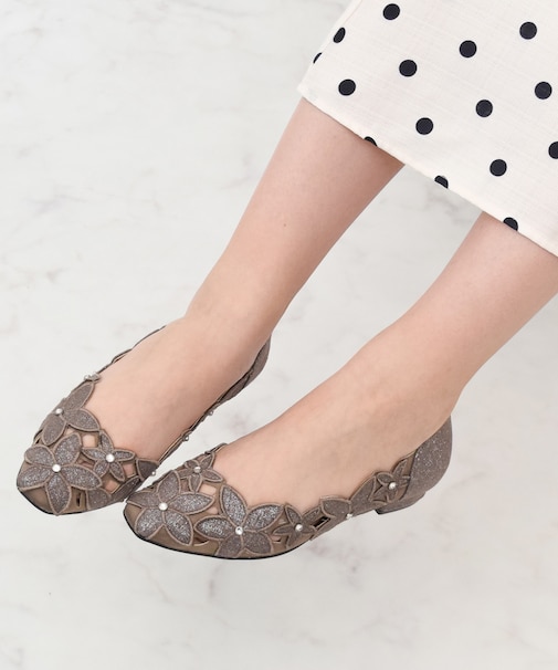 【Bridget Birkin】フラワーカットワークラメパンプス(551032)