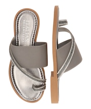 【ITALIAN SHOEMAKERS】ラインストーントングサンダル(952329)