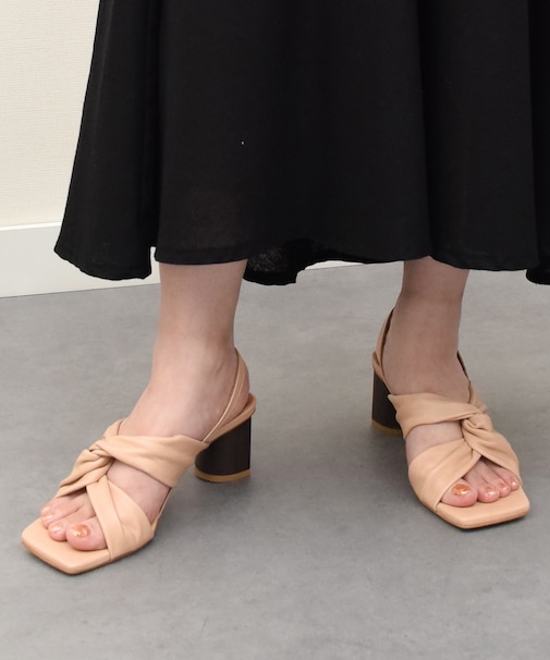 【ANGEL ALARCON】スクエアトウクロスベルトサンダル(D52003)