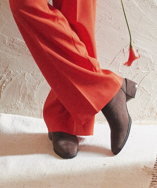 【PARADIS COULEUR】スクエアトウバックジップストレッチブーツ