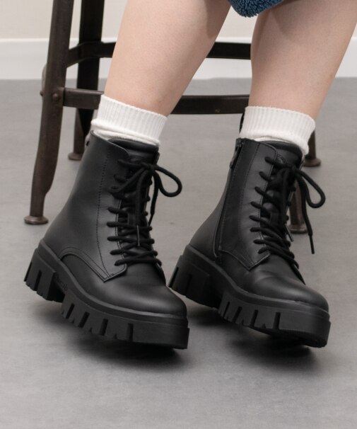 【bussola】晴雨兼用厚底レースアップショートブーツ