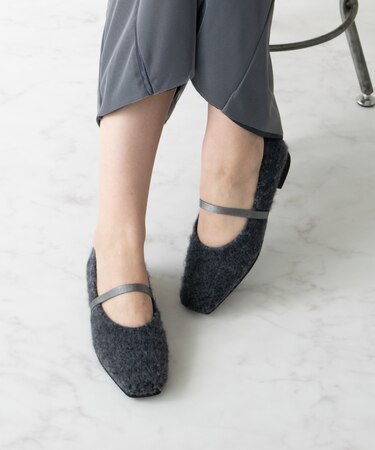 【BRIDGET BIRKIN】エラスティックバンドもこもこスクエアバレエシューズ