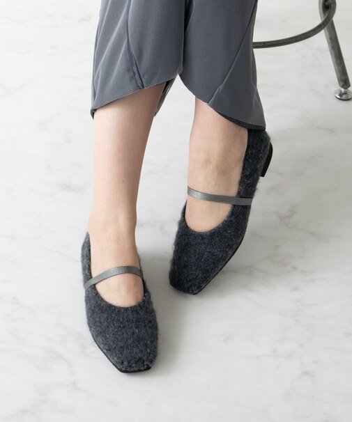 【BRIDGET BIRKIN】エラスティックバンドもこもこスクエアバレエシューズ
