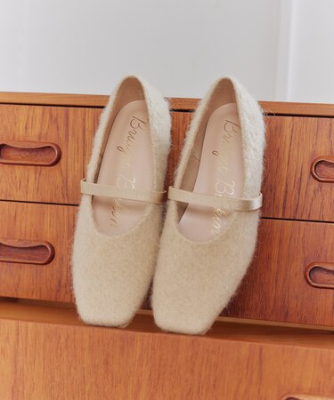 【BRIDGET BIRKIN】エラスティックバンドもこもこスクエアバレエシューズ