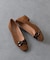 【INTER-CHAUSSURES】スクエアトウローヒールバックルパンプス