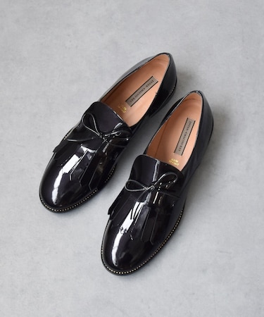 【INTER-CHAUSSURES】レースリボンエナメルキルトシューズ
