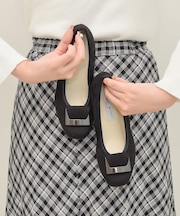 【BRIDGET BIRKIN WALK】金具モチーフウォーキングパンプス