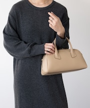 【LORISTELLA】ミディアムサイズレザーハンドバッグ