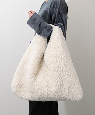 【Andrea Cardone】レザーハンドルビッグボアバッグ