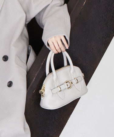 【RIPANI】センターベルトレザーハンドバッグ