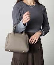 【CHRISTIAN VILLA】ベーシックレザーハンドバッグ