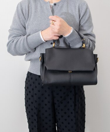 【LORISTELLA】シュリンクレザーフラップハンドバッグ