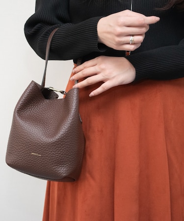 【LORISTELLA】シュリンクレザーバケットバッグ