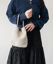 【LORISTELLA】レザーハンドルムートンバケットバッグ
