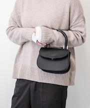 【LORISTELLA】シュリンクレザーミニフラップバッグ