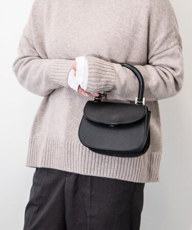 【LORISTELLA】シュリンクレザーミニフラップバッグ