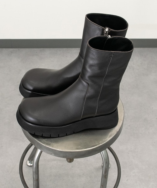 【EMILE】オブリークトウ厚底ショートブーツ