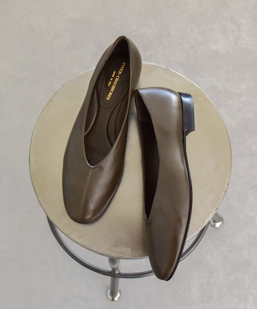 【INTER-CHAUSSURES】ラウンドトウセンターシームパンプス