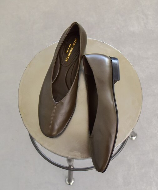 【INTER-CHAUSSURES】ラウンドトウセンターシームパンプス
