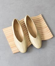 【INTER-CHAUSSURES】ラウンドトウセンターシームパンプス